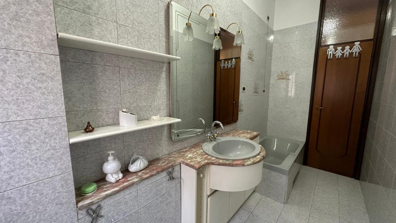 Dehomes - Two Bedrooms, Terrace, Wi-Fi, Tram To Centre & Rho Fiera Milão Exterior foto